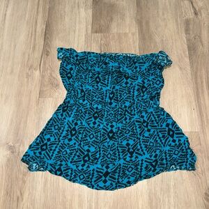 Trendy Black and Blue Patterned Crop Top